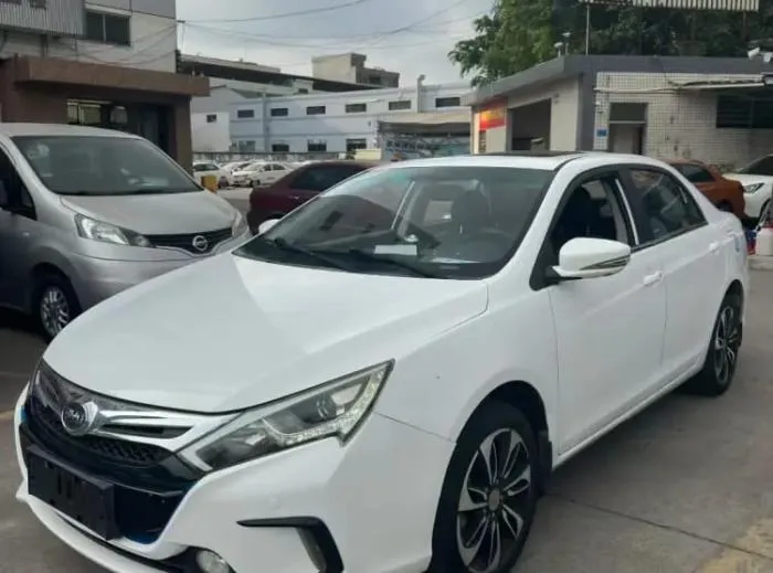 BYD Qin 2015 (1.5T Hybride)
