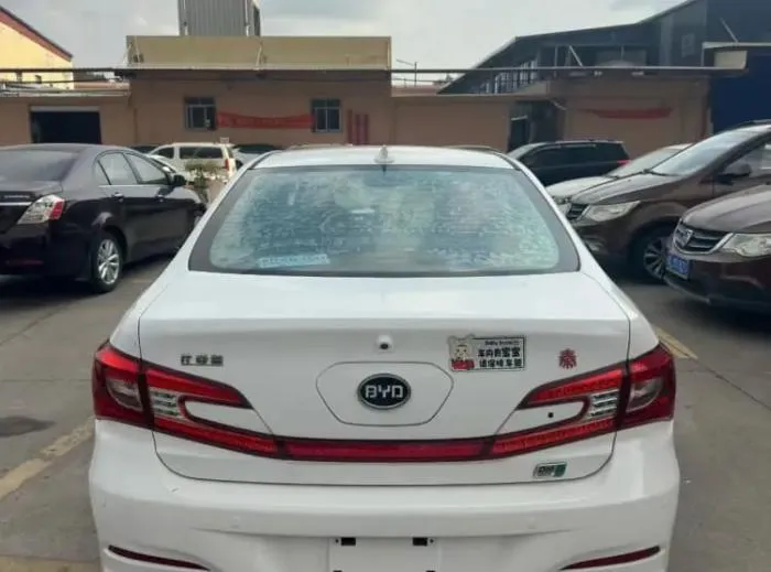 BYD Qin 2015 (1.5T Hybride)