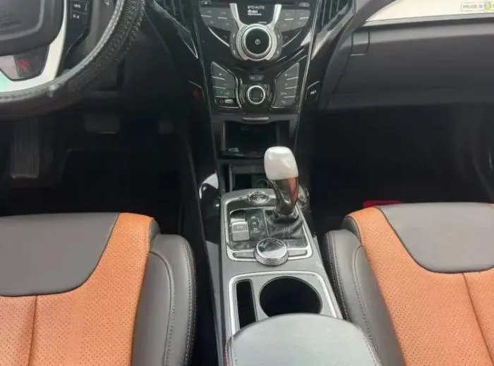 BYD Qin 2015 (1.5T Hybride)