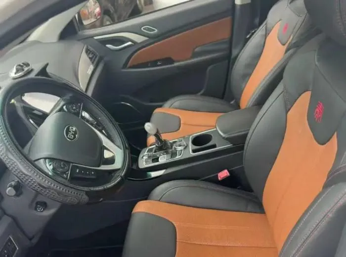 BYD Qin 2015 (1.5T Hybride)