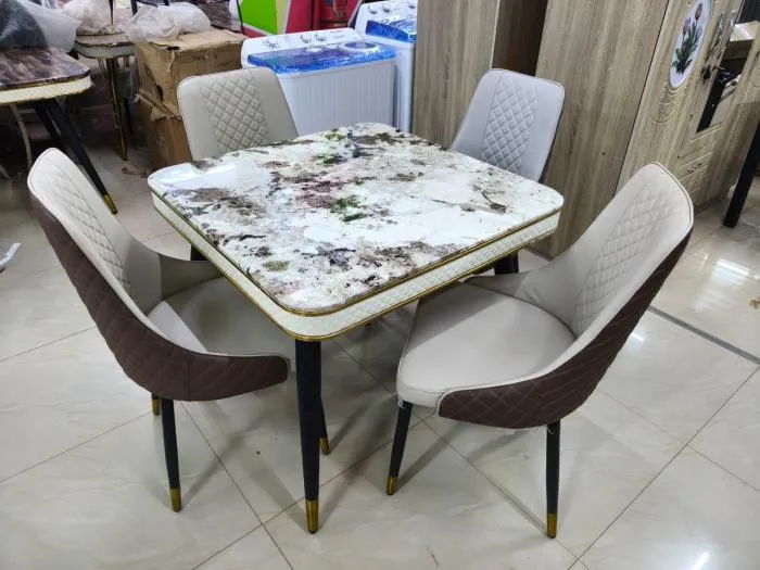 Table à manger Ronde Ensemble Bistrot | Plateau Effet Marbre | 4 Chaises Beige/Marron | Design Épuré